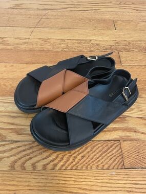 ALOHAS Marshmallow Bicolor Black/Tan Leather Sandals size 9